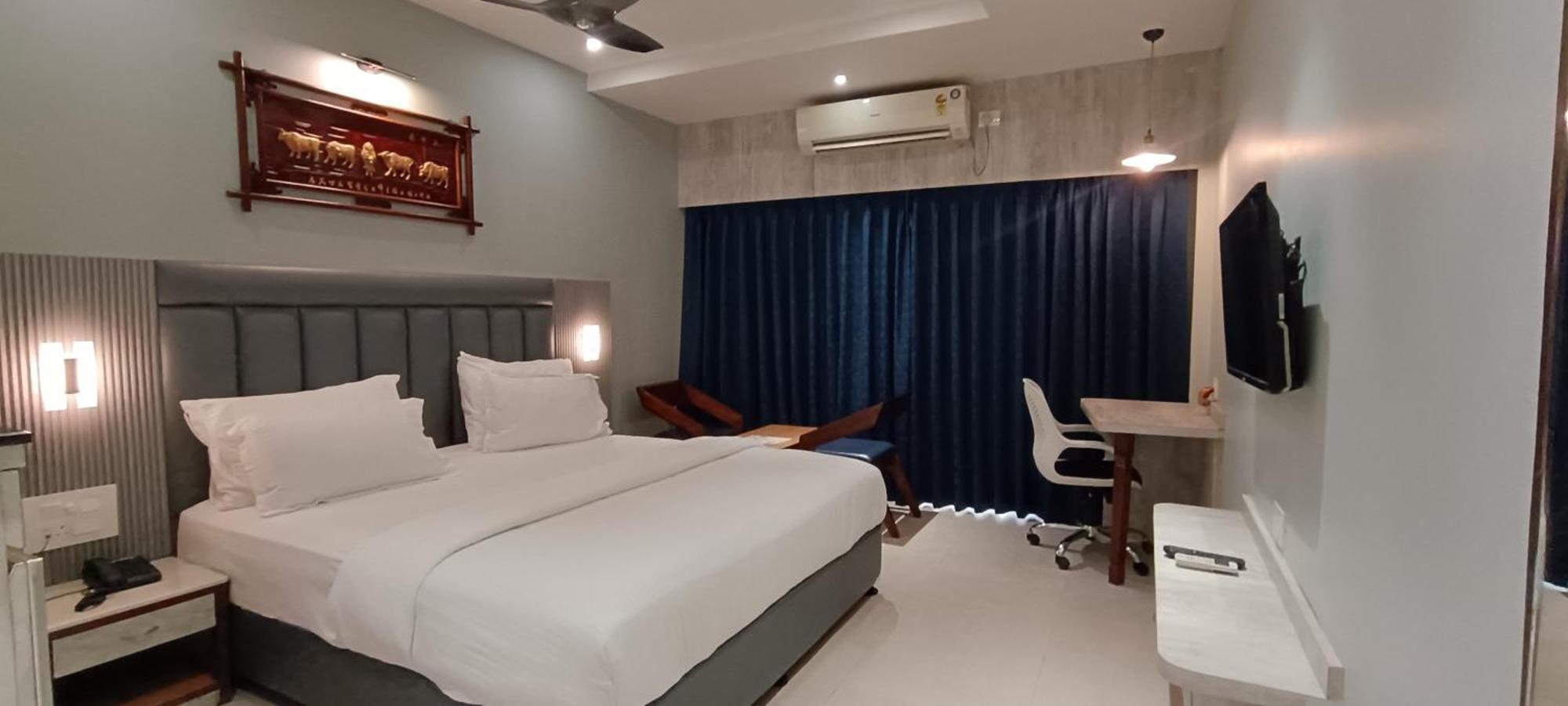 Hotel Lee Garden Near To Blue Flag Beach 500 Mtrs Puri Kültér fotó