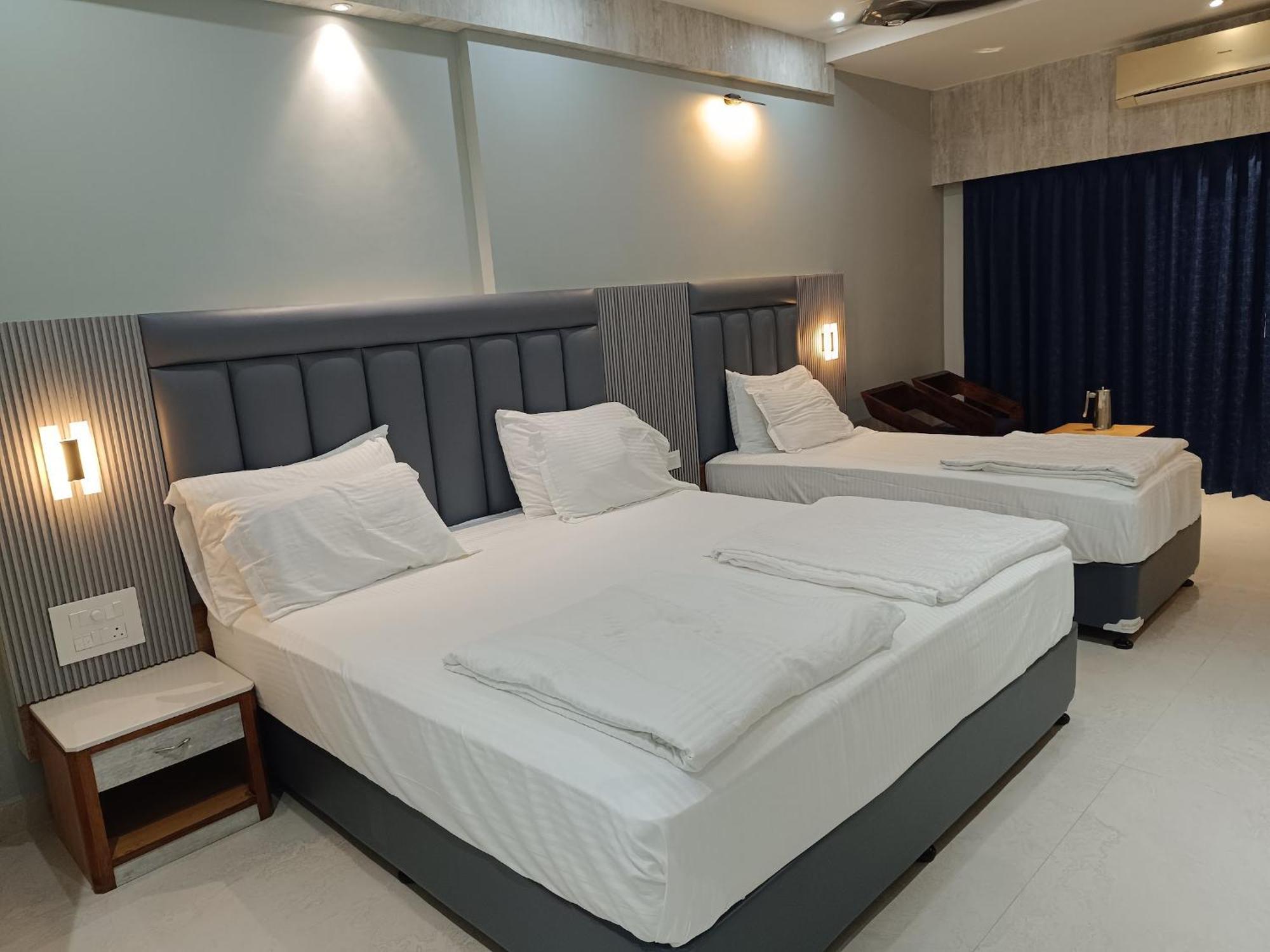 Hotel Lee Garden Near To Blue Flag Beach 500 Mtrs Puri Kültér fotó